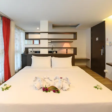 Hilltop Wellness Resort Kathu Buitenkant foto
